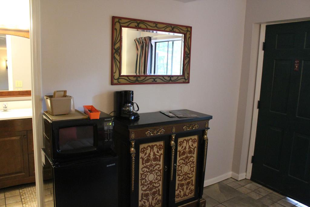 יוריקה ספרינגס Brydan Suites מראה חיצוני תמונה