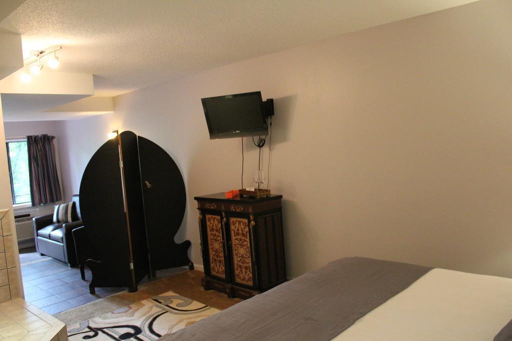 יוריקה ספרינגס Brydan Suites מראה חיצוני תמונה